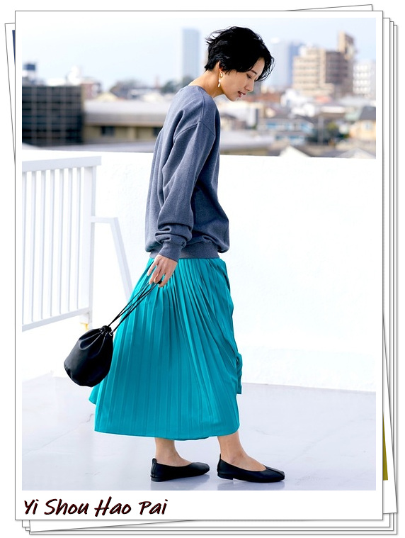 无帽灰色卫衣怎么搭配才好看,灰色无帽卫衣穿搭图片