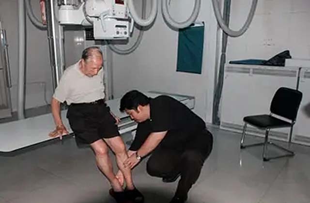 中国小伙为报答瑞士房东为其送终，2012年老人去世：想长眠于中国