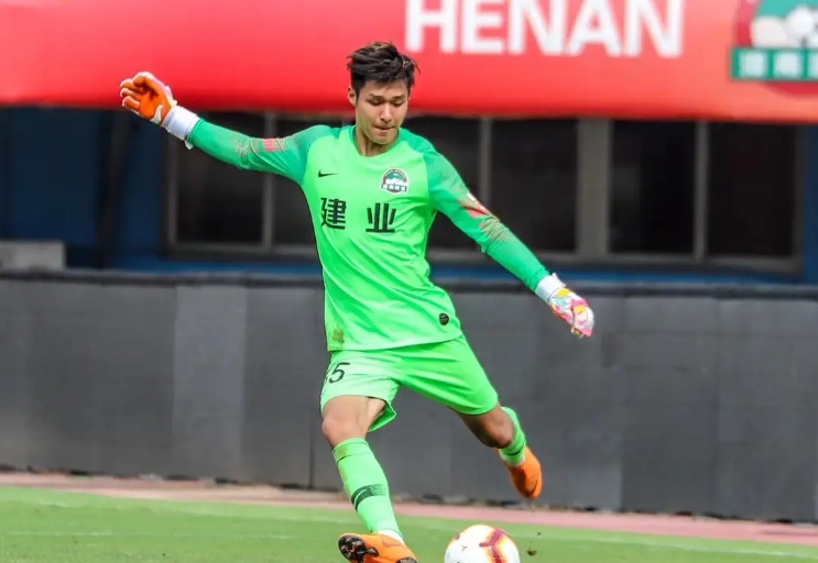 河南建业的1号球员既有实力又很帅,新赛季球队一定会给机会