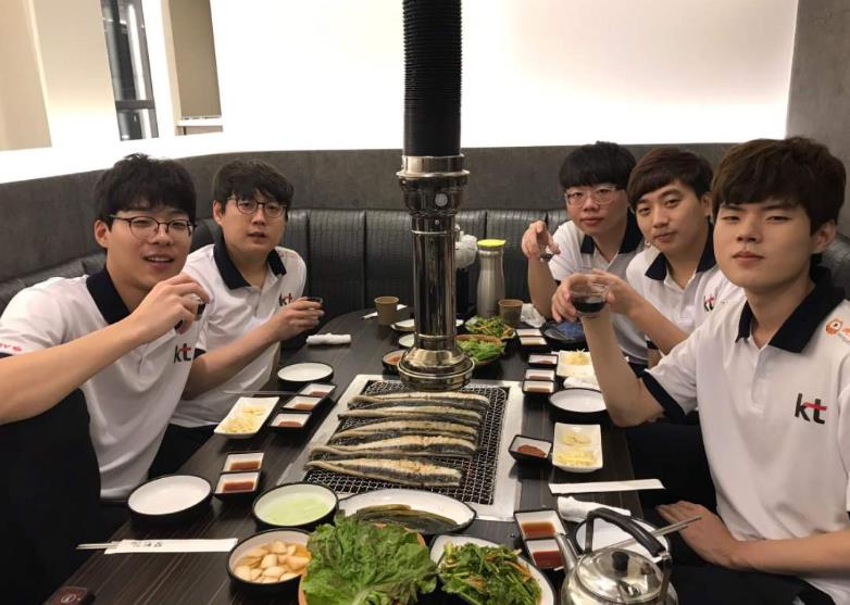 lck全方面完爆lpl,lck解说分析lpl