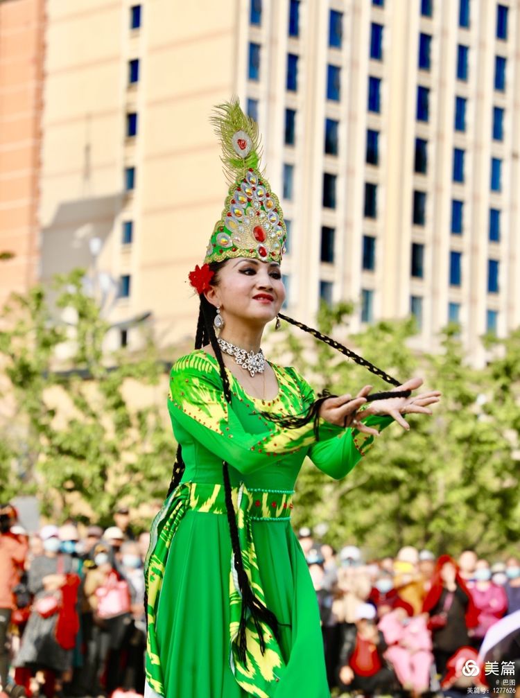 洛阳牡丹广场新疆舞视频,洛阳牡丹广场爵士舞