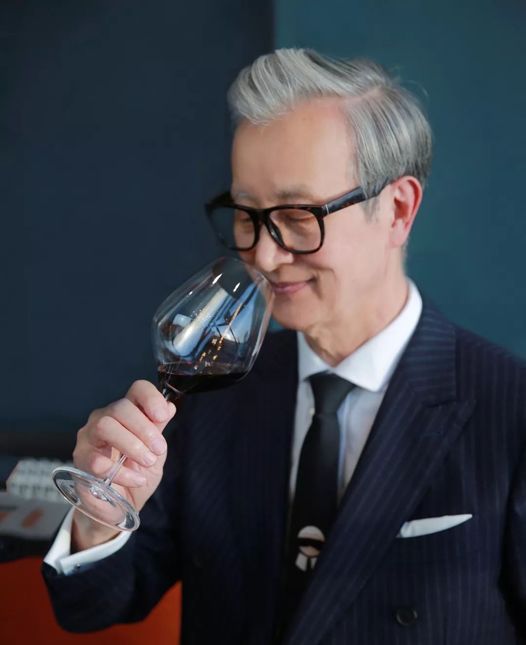 年轻人喝醉酒的名场面,年轻人醉酒场面图片