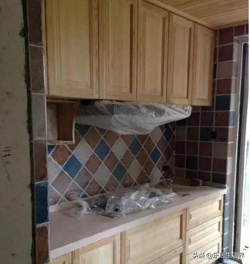 用瓷砖做橱柜塌了,用瓷砖砌橱柜为什么丑