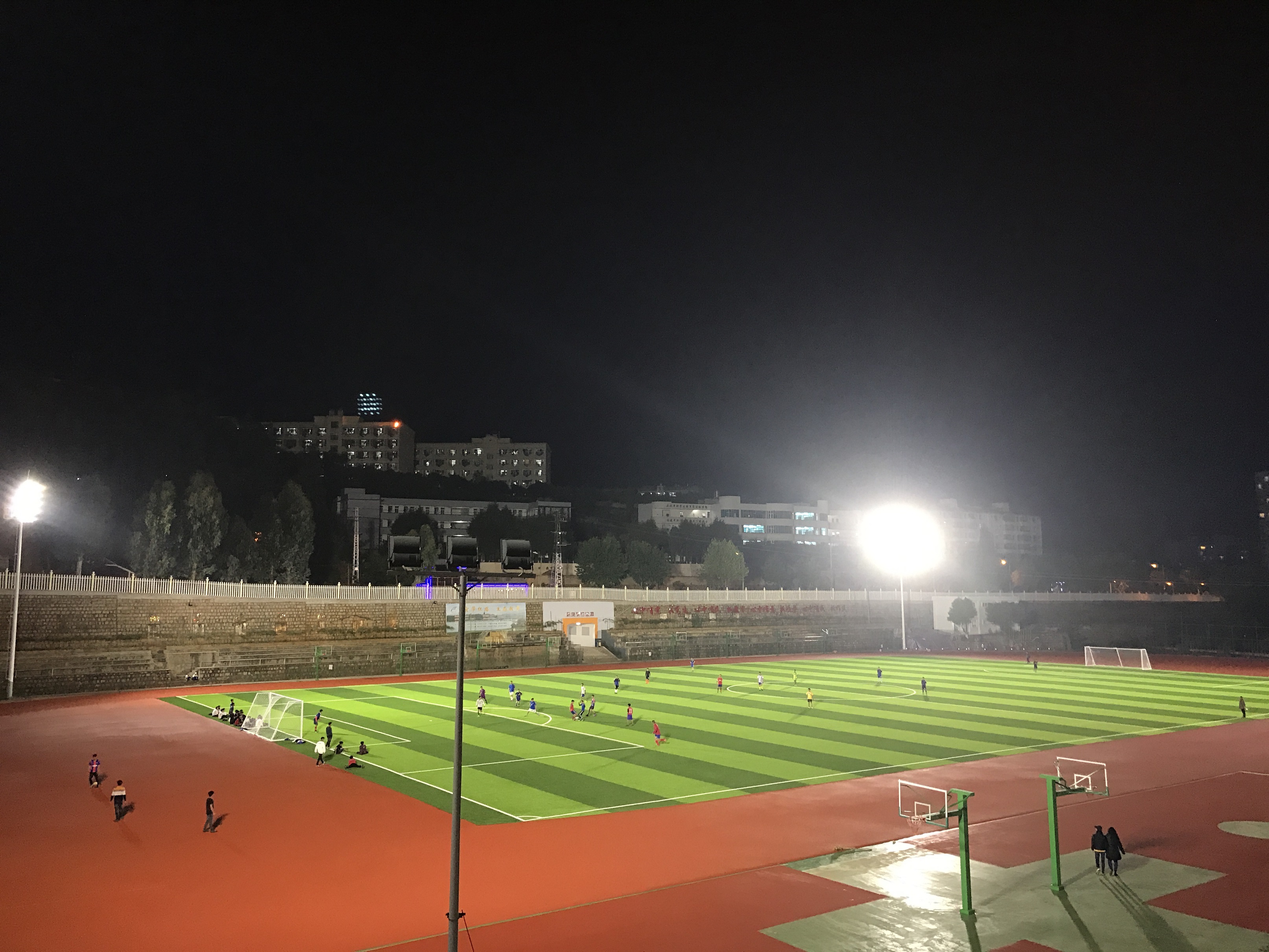 热刺逆转莱斯特城,热刺逆转利兹联