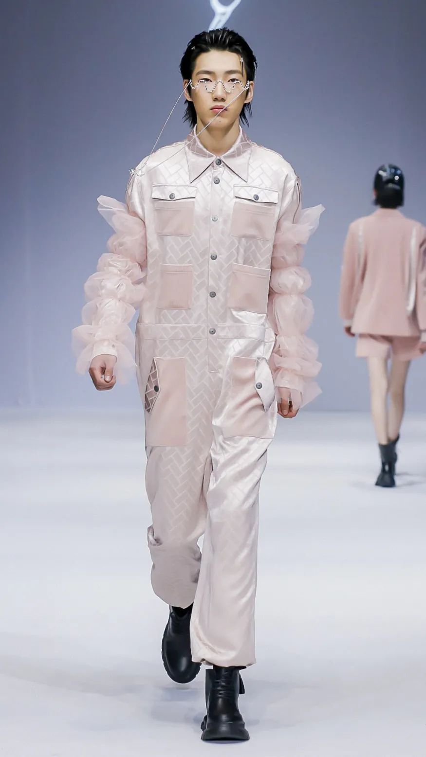 2021秋冬女装款式流行趋势,2018秋冬趋势报告巴黎时装周