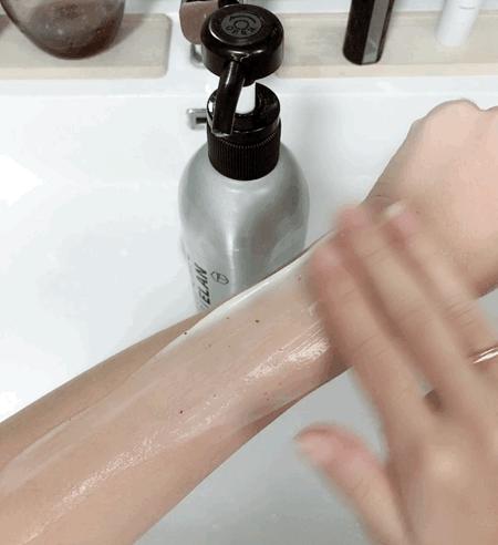 羊奶沐浴露身体乳哪个好用,纯羊奶保湿沐浴露