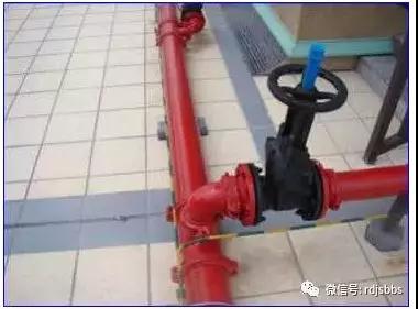 屋面不锈钢栏杆防雷接地安装方法,屋面防雷接地规范要求多高要焊接