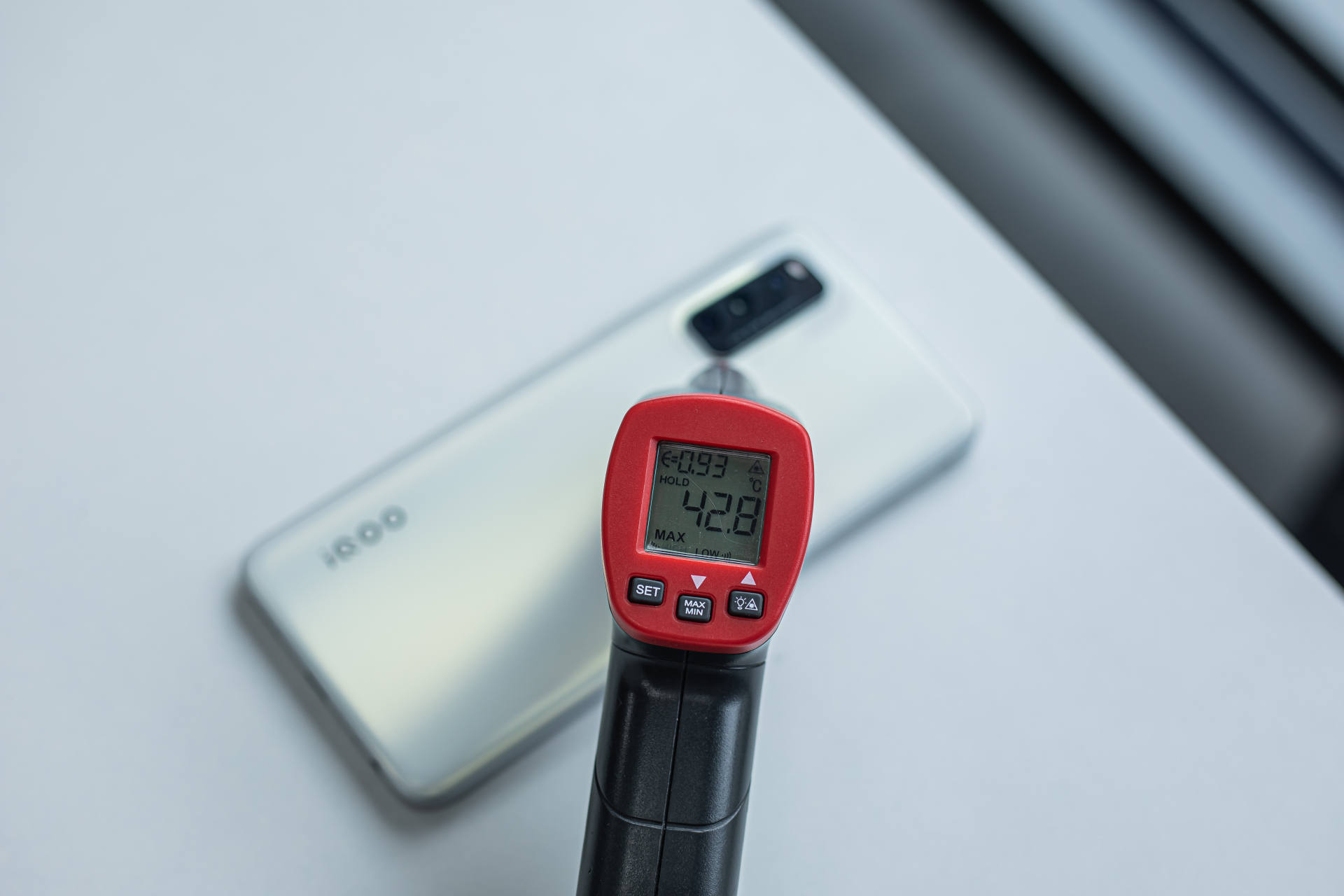 iqooneo5活力版评测效果,iqooneo5活力版原神测评