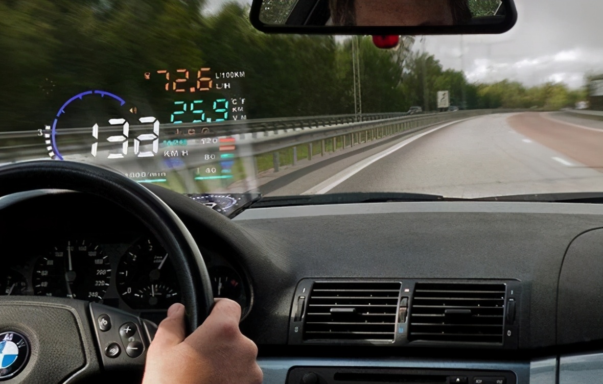 高德地图实时路况怎么实现的,高德地图怎么投影到前车玻璃