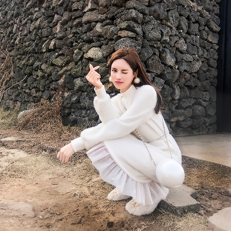 韩国最美的毛衣裙问世！配双裸靴，人见人爱，车间车爆胎