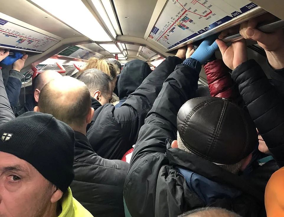 金拱门logo被拆分开的含义,金拱门换logo了吗