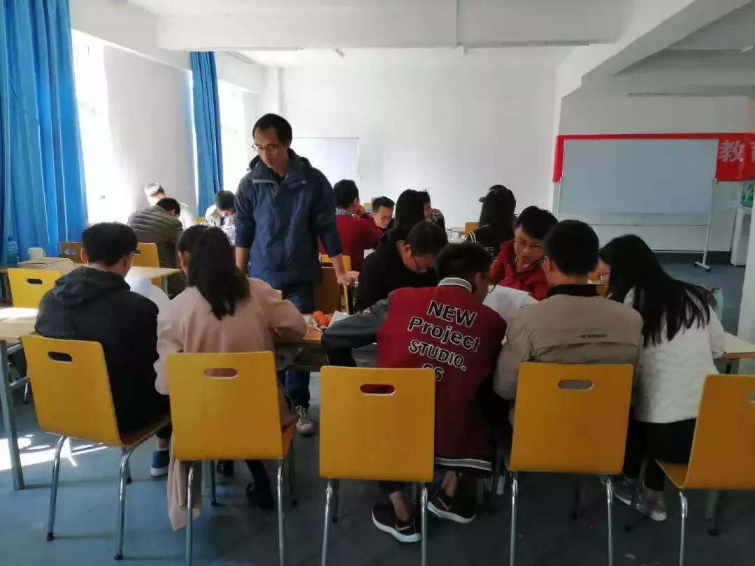 2020年曲靖市公务员考试进面分数,曲靖市罗平县2019招考公务员人数