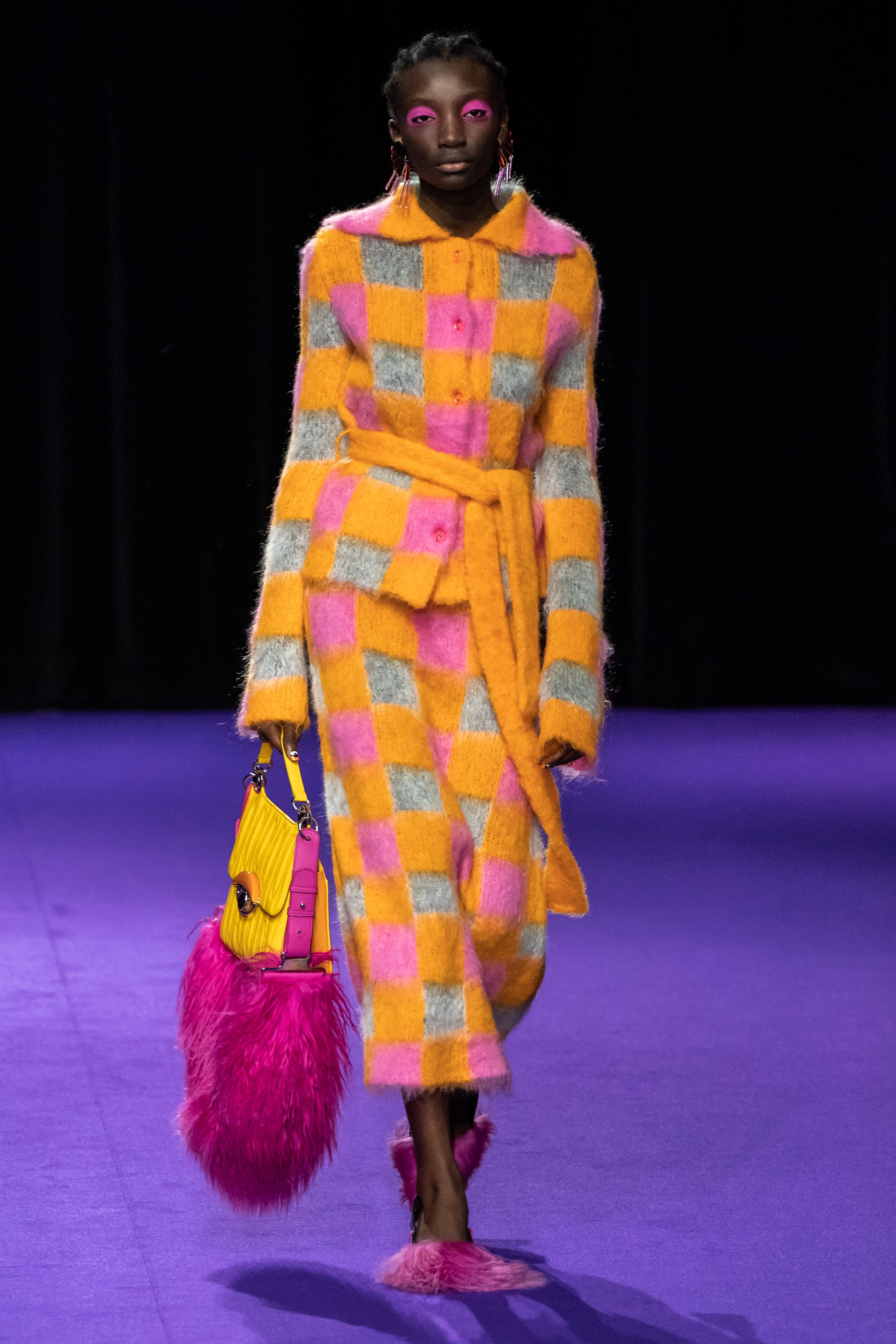 巴黎时装周kenzo,kenzo穿出时尚感