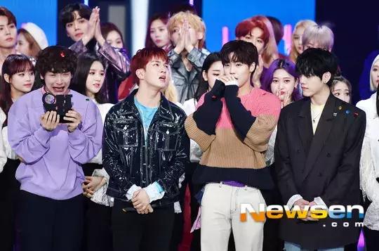 追星女孩们的新墙头，出道史堪比青春励志电影