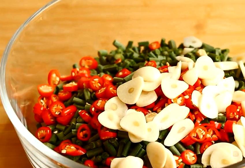 豆角酸怎样做,怎样做酸豆角好吃香又脆视频