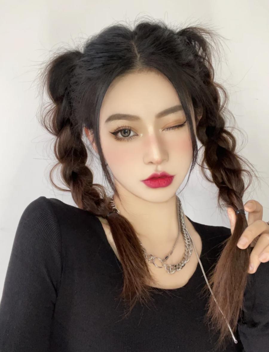 适合披头发显脸小的发型,2019流行这4款发型也太显脸小了