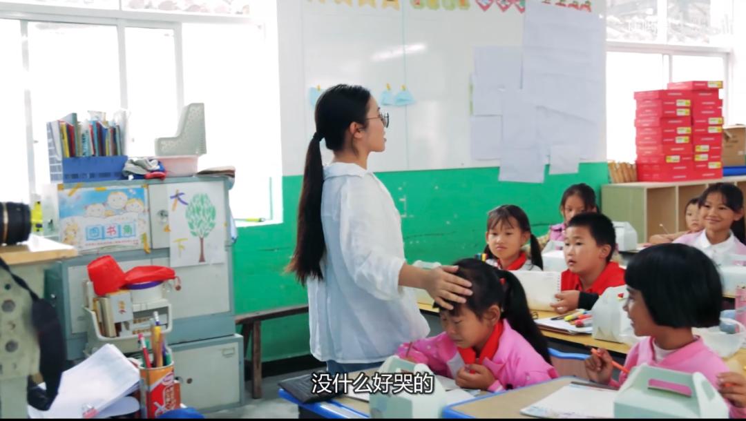 我们去了趟哔哩哔哩美丽小学，和B站小学生斗了波舞