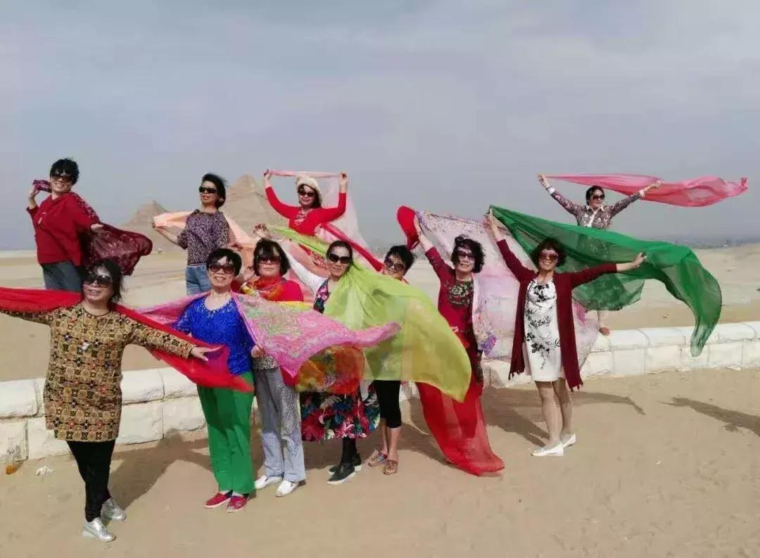 澶у鍑洪棬鏃呮父鎷嶇収濮垮娍鍚堣緫,涓浗澶у澶栧嚭鏃呮父