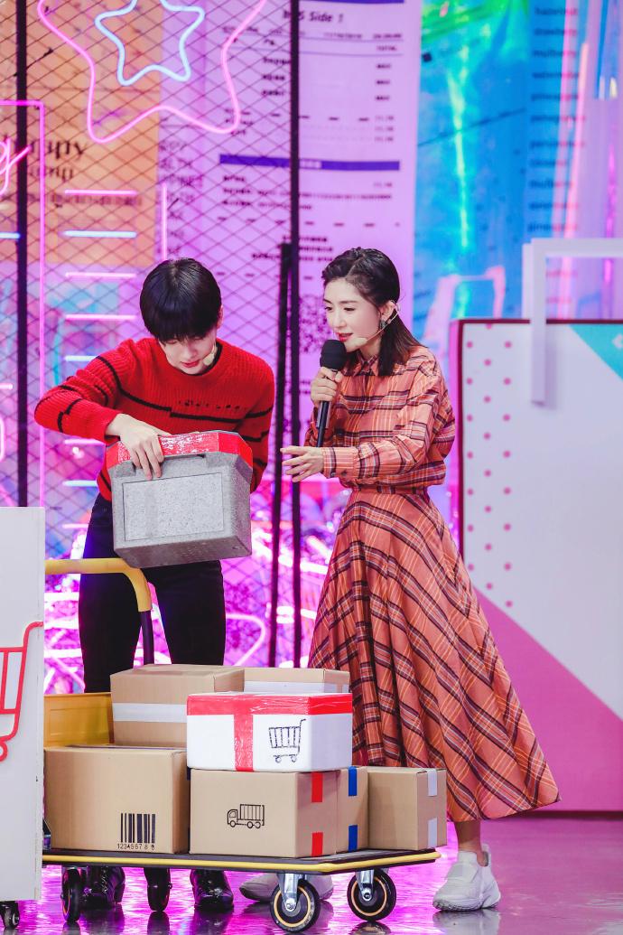 谢娜皮肤怎么那么好 (谢娜粉底厚度多少)