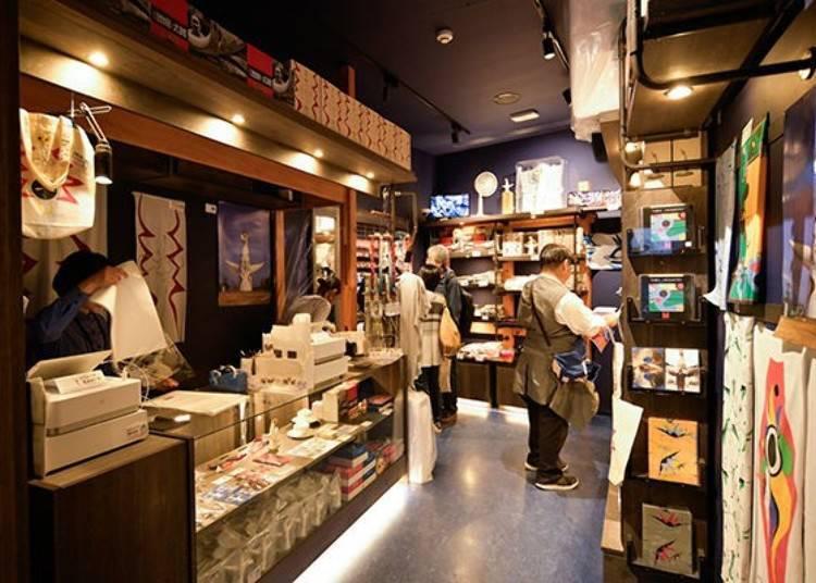 仿佛误入另一个世界的震撼景色,大阪万博公园太阳之塔