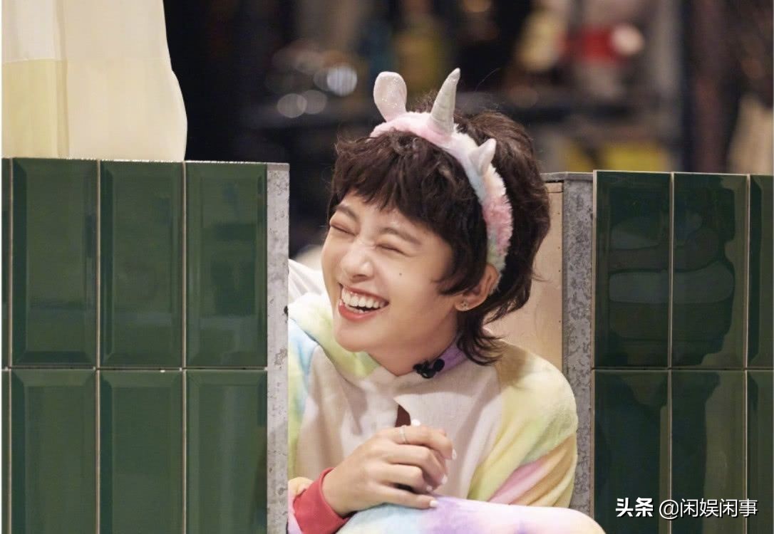 坎坷的鬼鬼：母亲不给生活费被迫出道，孝顺沦为“自动提款机”