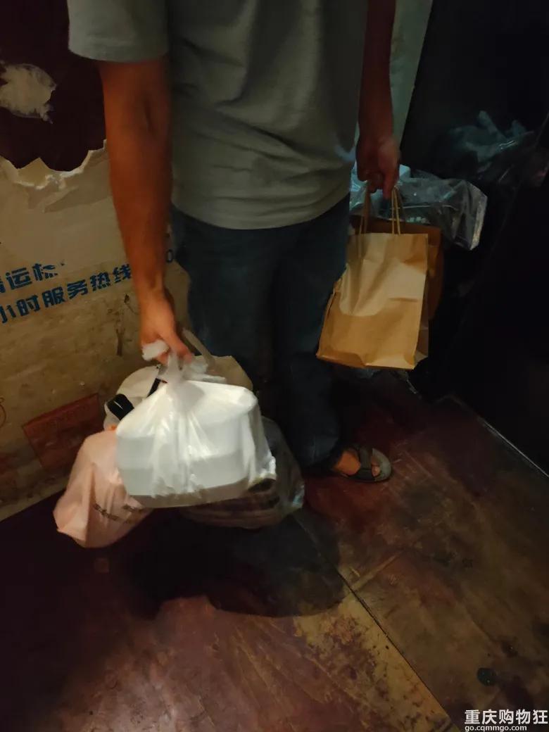 外卖小哥一天跑单13小时真实收入,月入过万外卖小哥工作多少个小时