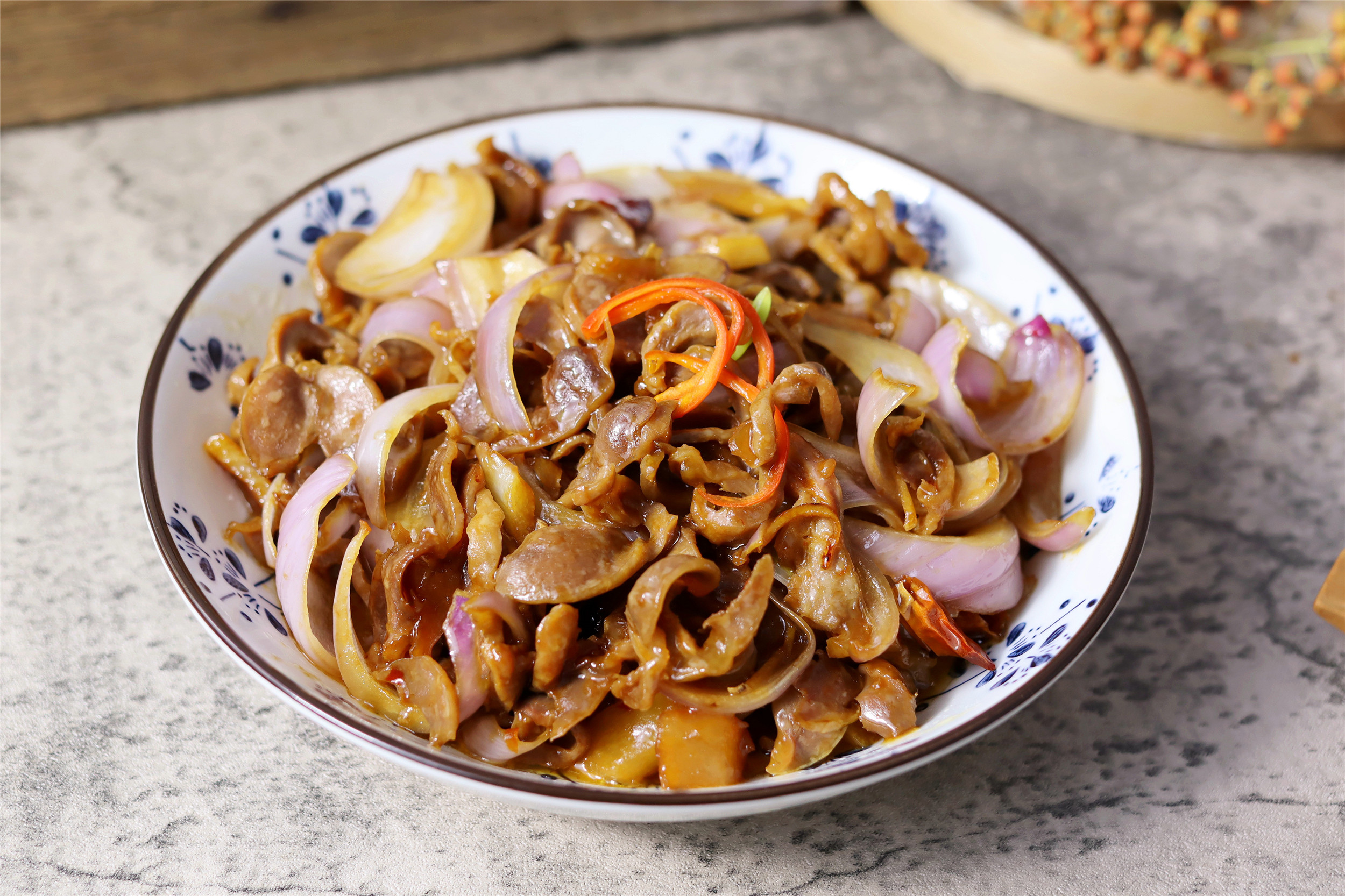 炒鸡胗放不放料酒,炒鸡胗是焯水还是不焯水