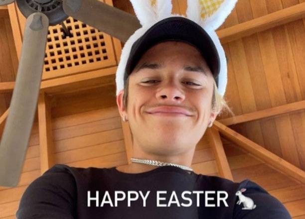 贝克汉姆训练全过程,贝克汉姆和儿子们踢球