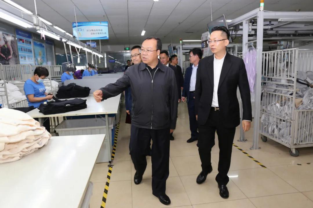 腾冲边合区招商引资实现新突破助推产业聚集发展——腾冲边合区与江苏贝德服装集团有限公司签订项目合作协议