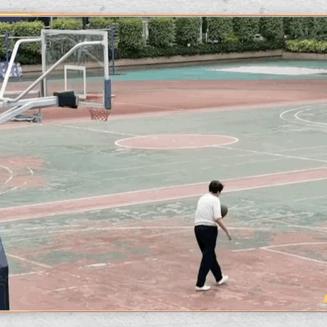 钟南山等她八年完婚，她等他一辈子回家，相爱可抵岁月漫长