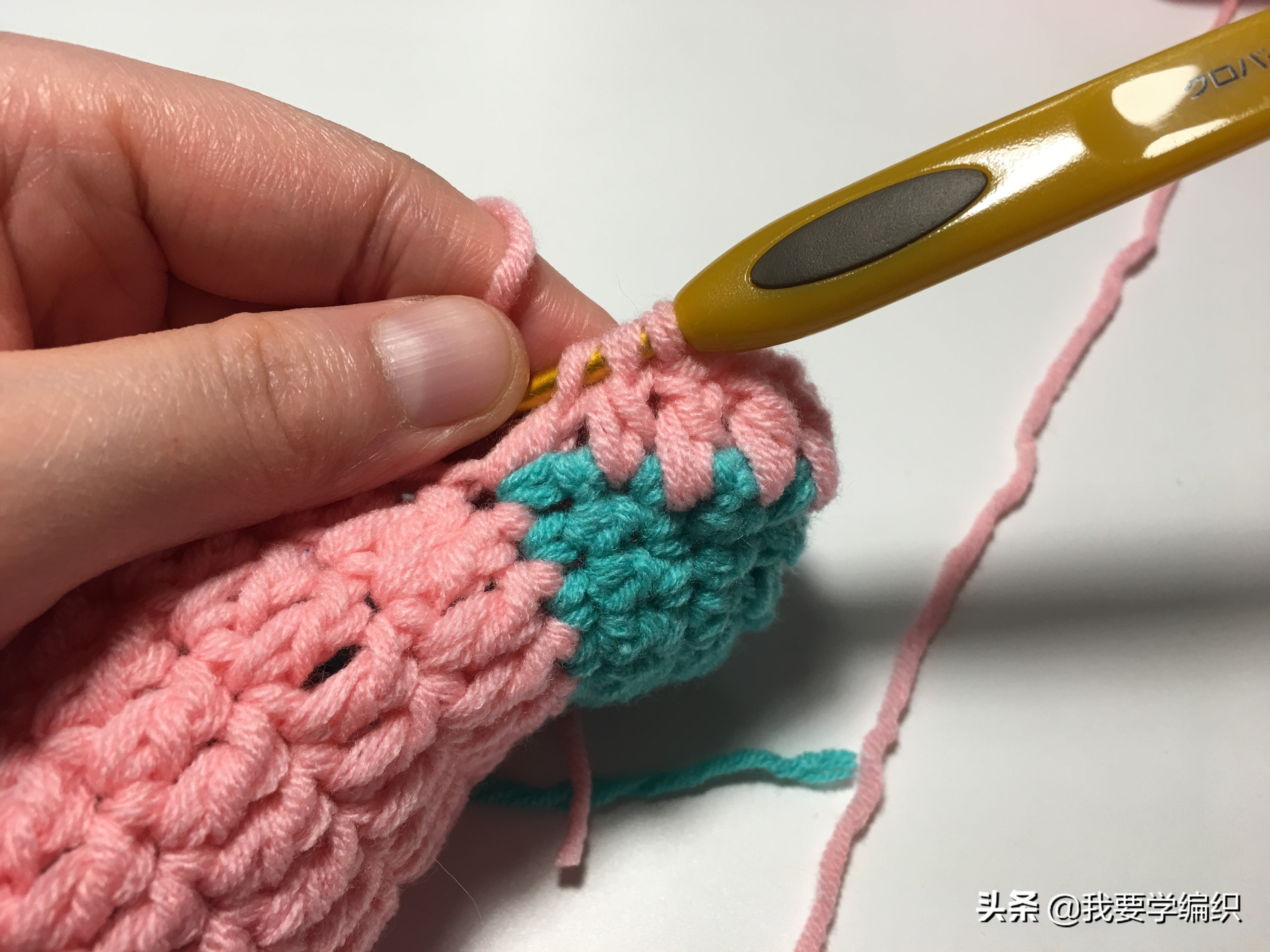 可爱的婴儿鞋钩法,可爱的钩针宝宝鞋子