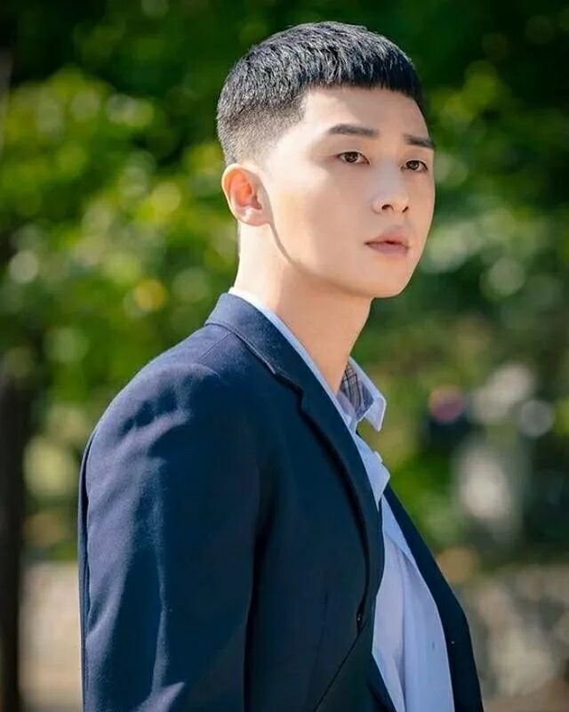 几种锅盖头男生发型的图片和名称,男生类似锅盖头的发型