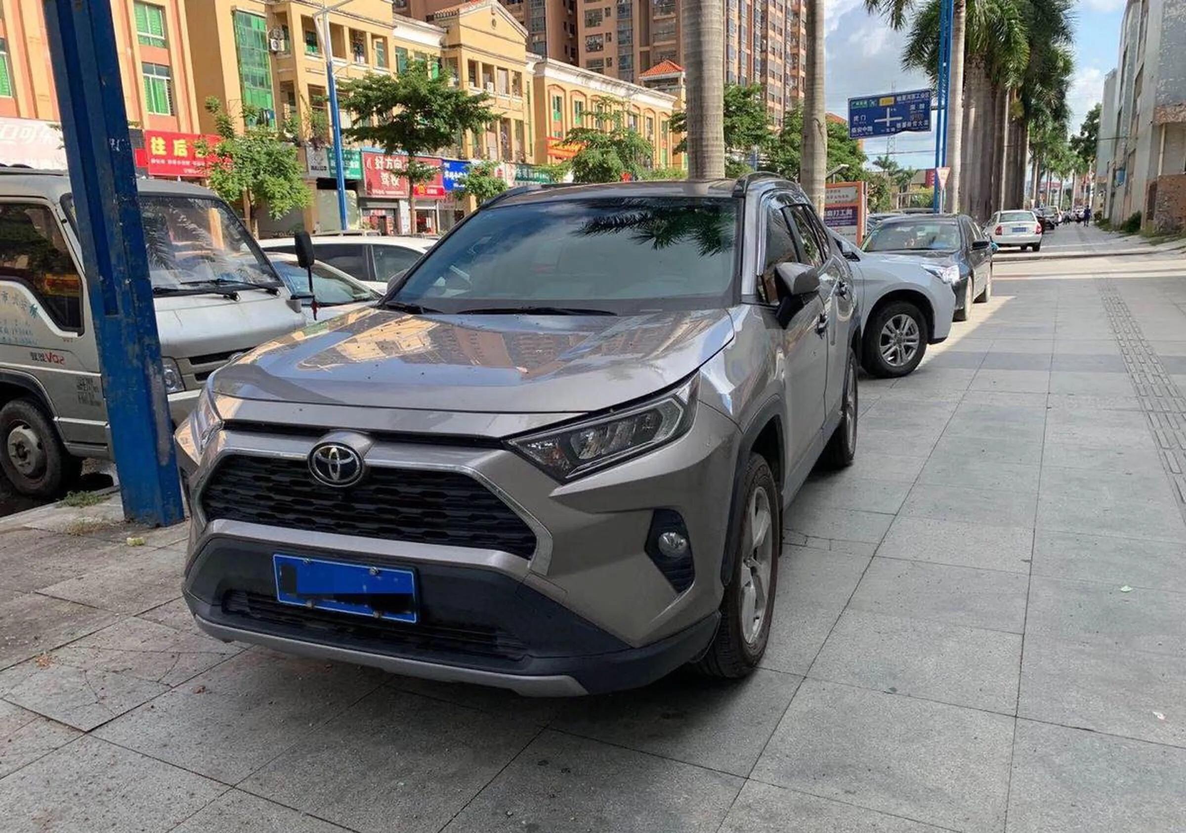 今天愚人节，我交荣放作业