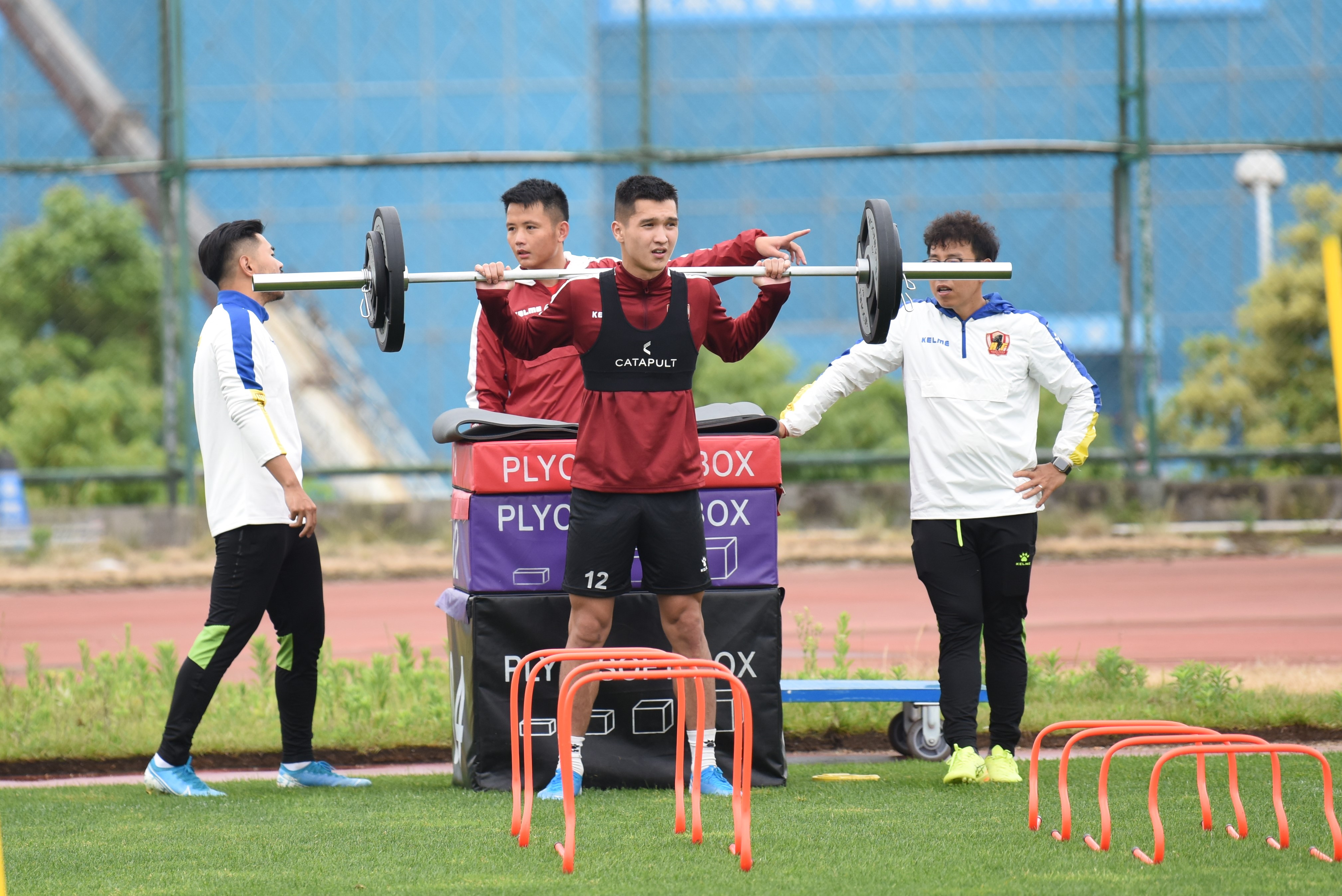 「训练图集」二级甲全副武装，杠铃、轮胎...这是在干啥？