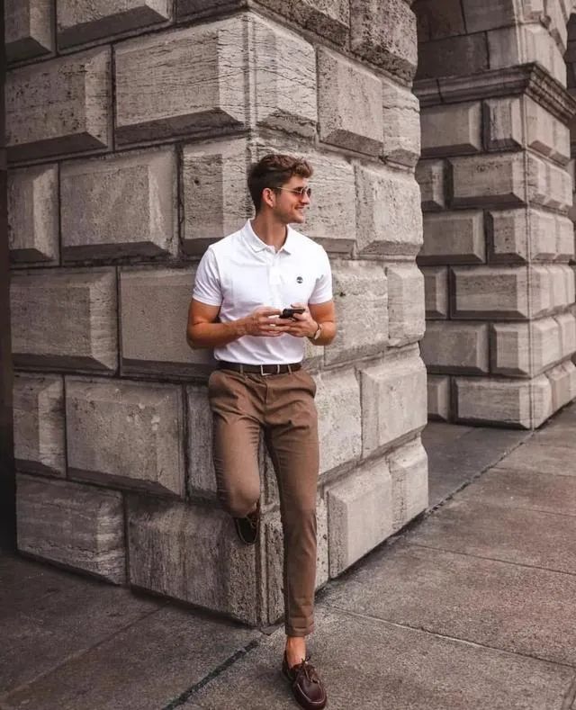 冬浅卡其裤搭配什么上衣,浅卡其休闲裤搭配什么上衣