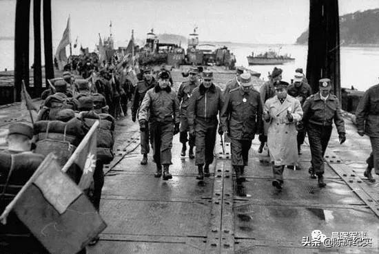 长津湖志愿军打美军影视片段,志愿军长津湖战役画面