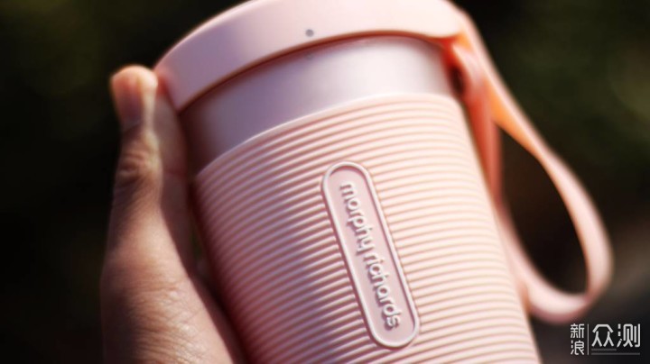 有了它就能喝到纯天然果汁了,有了它随时可以鲜榨果汁