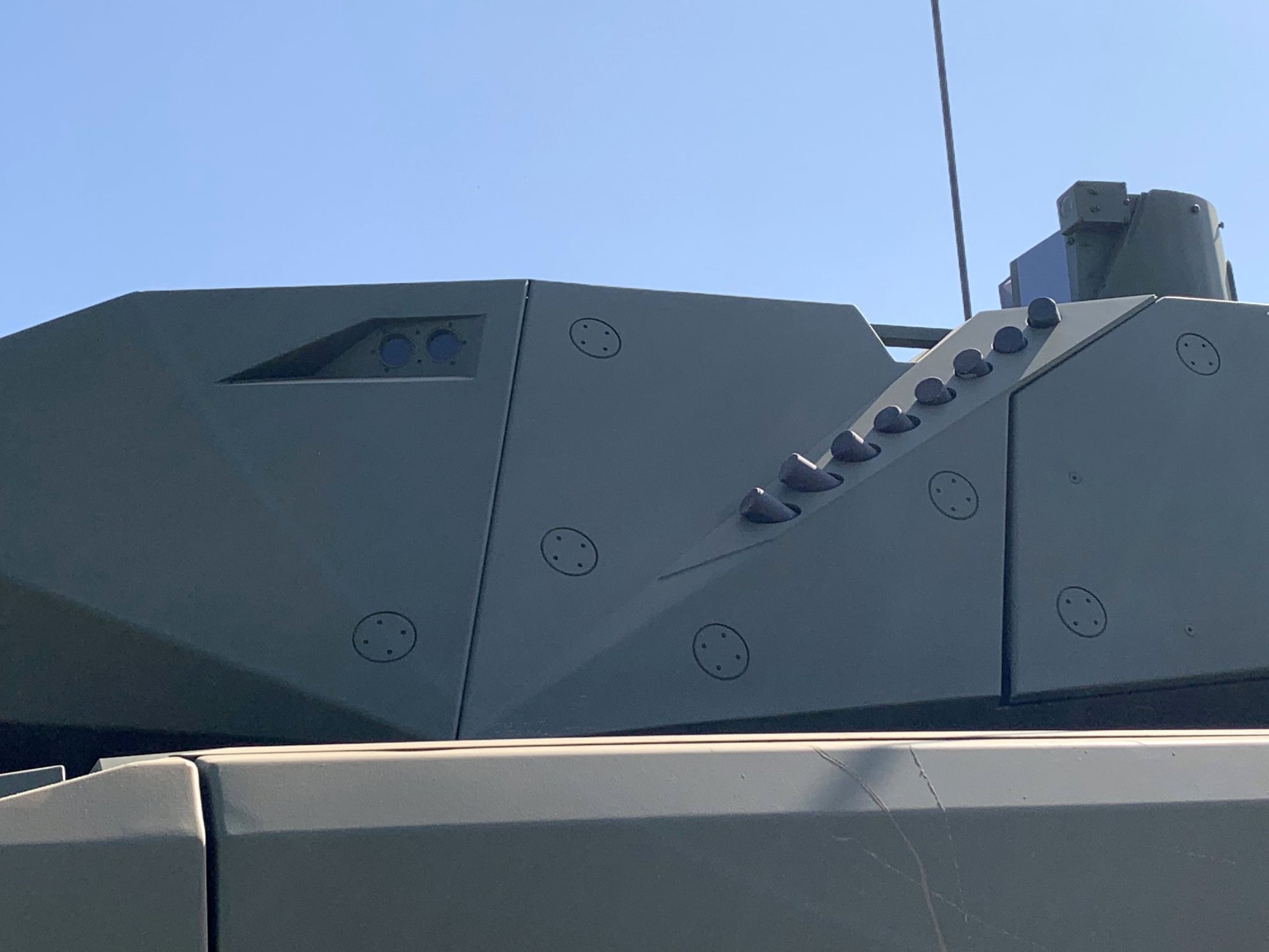 世界上防护能力最强的装甲车,最新山猫kf41步兵战车