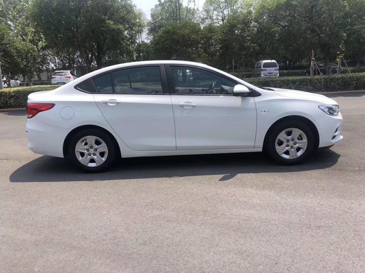 雪佛兰科沃兹裸车价4万9靠谱么,雪佛兰科沃兹裸车4万多