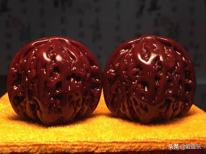 核桃盘红的正确方法,核桃盘玩多久能变牛筋红