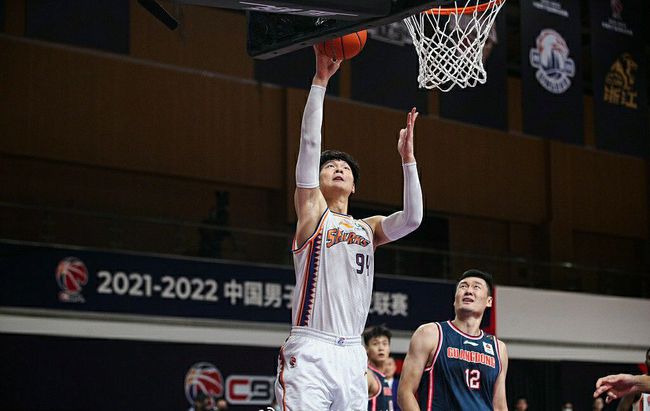 杜锋盯人防守艾伦,杜锋教大鸟防赵睿