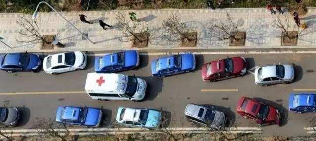 被前车挡住红绿灯而违章可申诉吗,红绿灯有问题导致的违章怎么解决