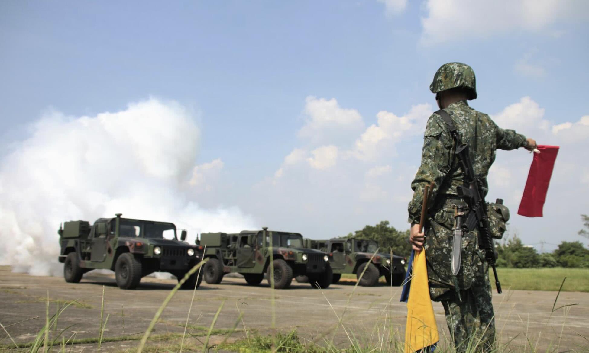 台媒民众谈解放军军演,台湾媒体评论台军