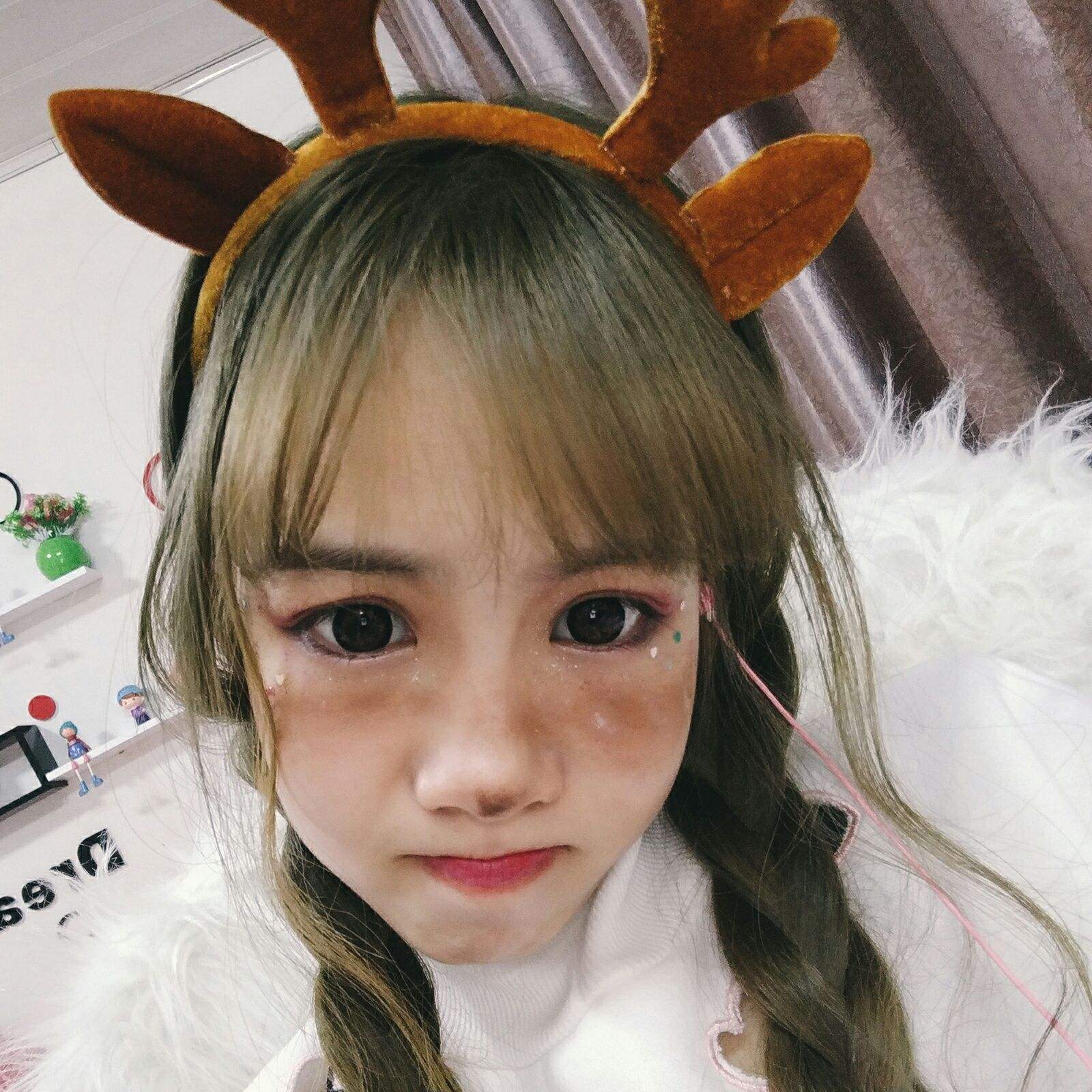 一不小心粉底蹭男友衣服上了，超尴尬！如何防止粉底被蹭？快进！