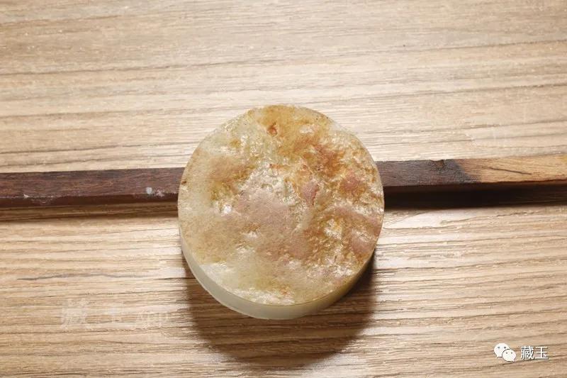 买到假的和田玉了怎么处理,买到假皮色的和田玉能报警吧