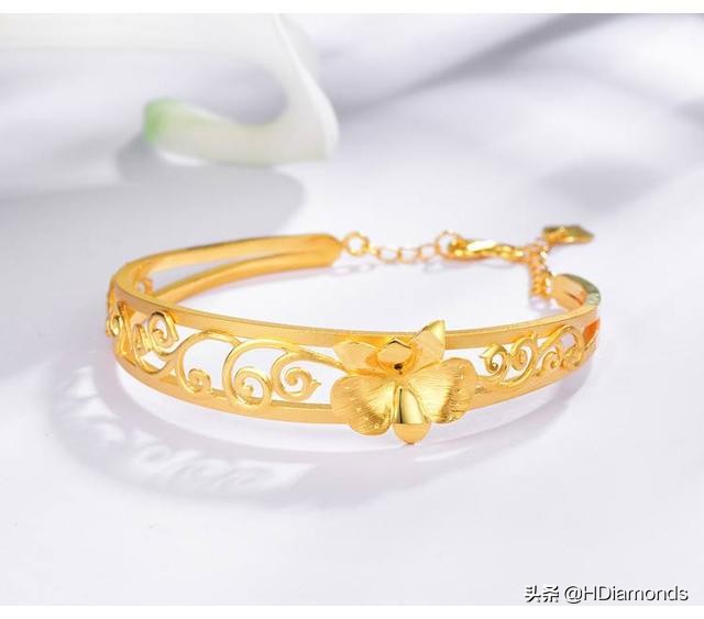 黄金手镯出现大量红斑点什么原因 (买到一口价的黄金手镯怎么处理)