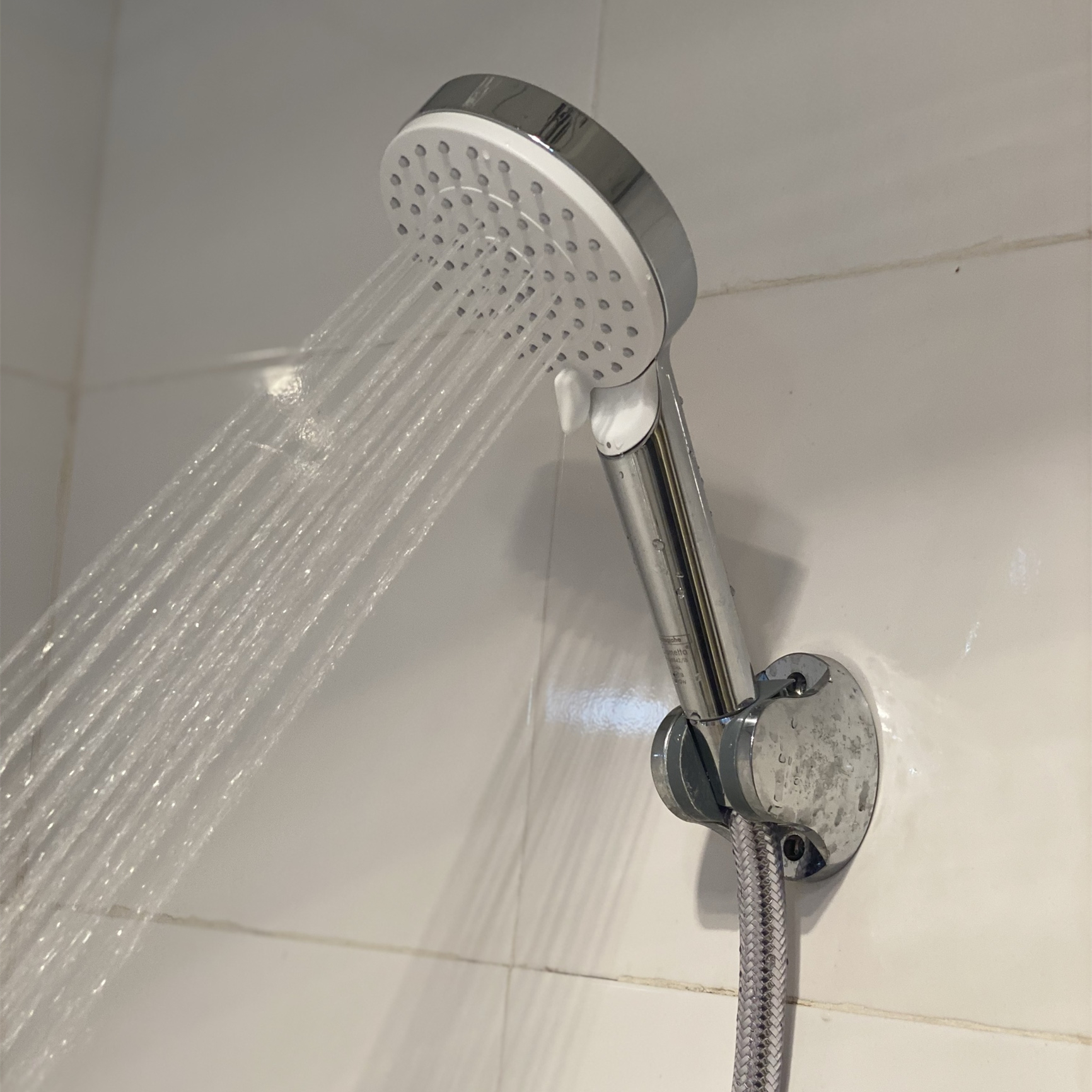 洗了十多年冷水澡,你都想象不到用久了的花洒有多脏