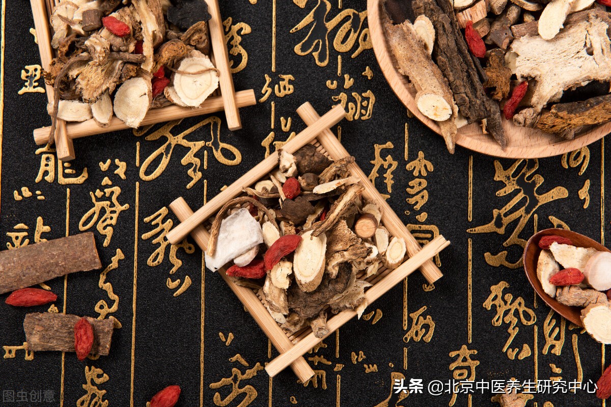 养生黑米米糊的做法,黑米养生八宝饭