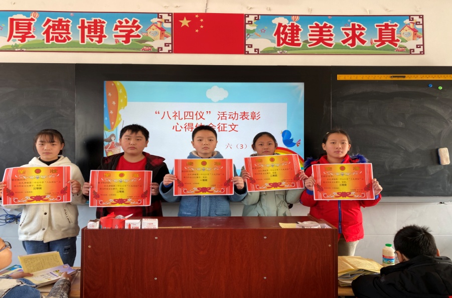 让礼仪之花在校园美丽绽放,让礼仪之花开遍校园