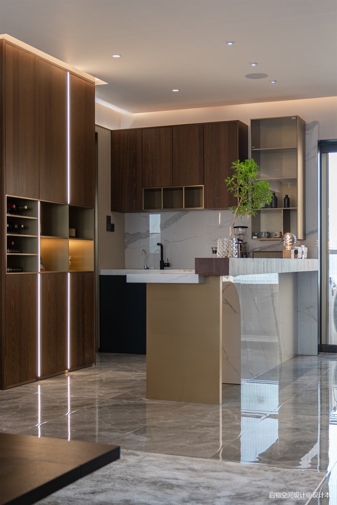 摩卡的微奢美学，女企业家的轻暖宅漫生活